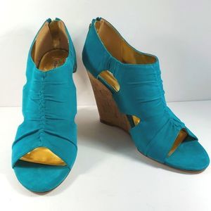 NWOT CHARLES DAVID Suede Wedge Heels (S535)